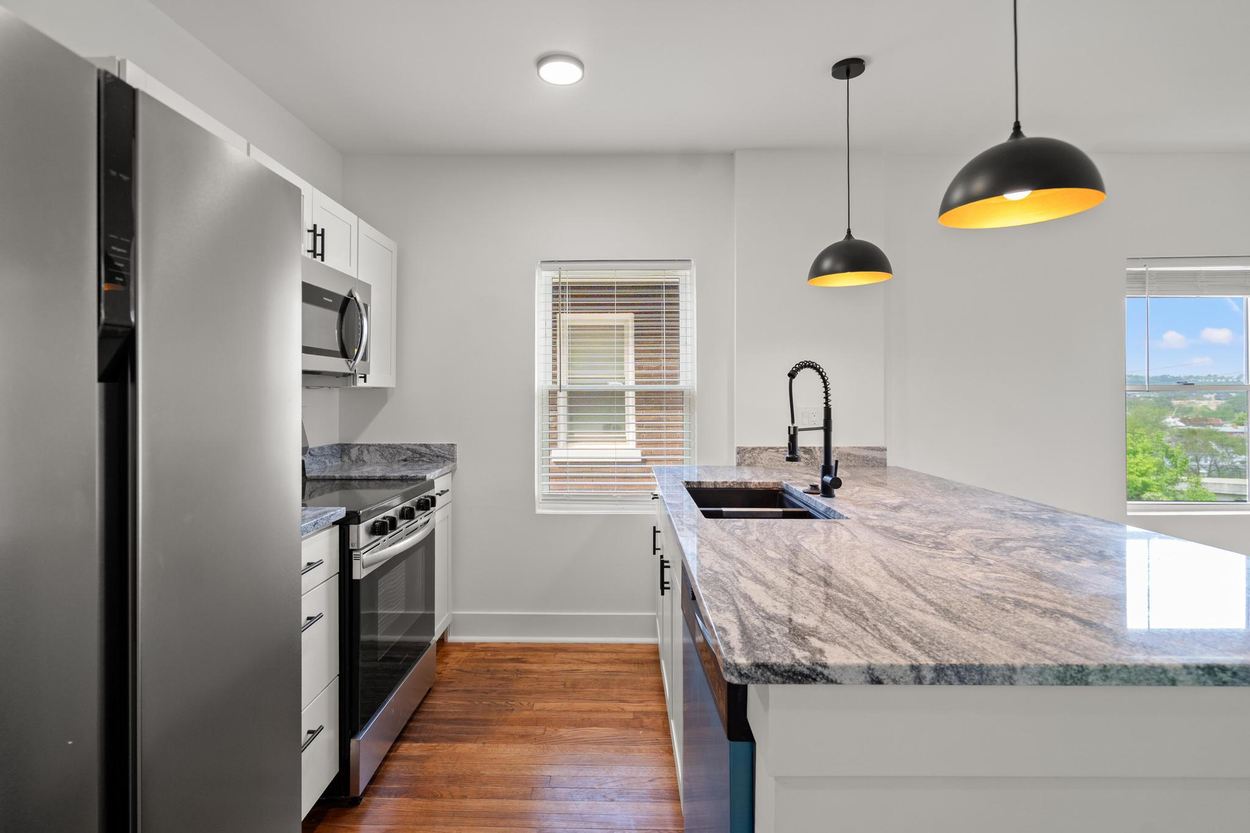 217 W 13th St