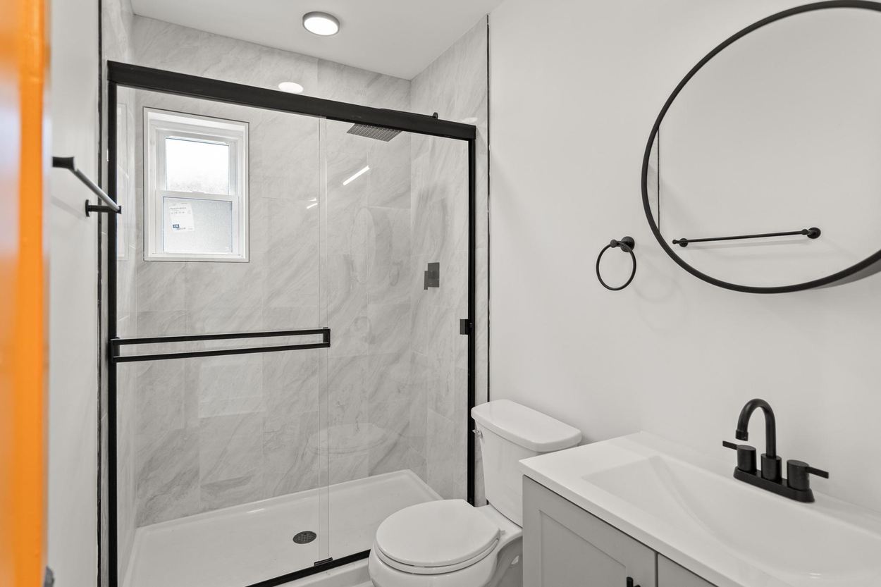217 W 13th St