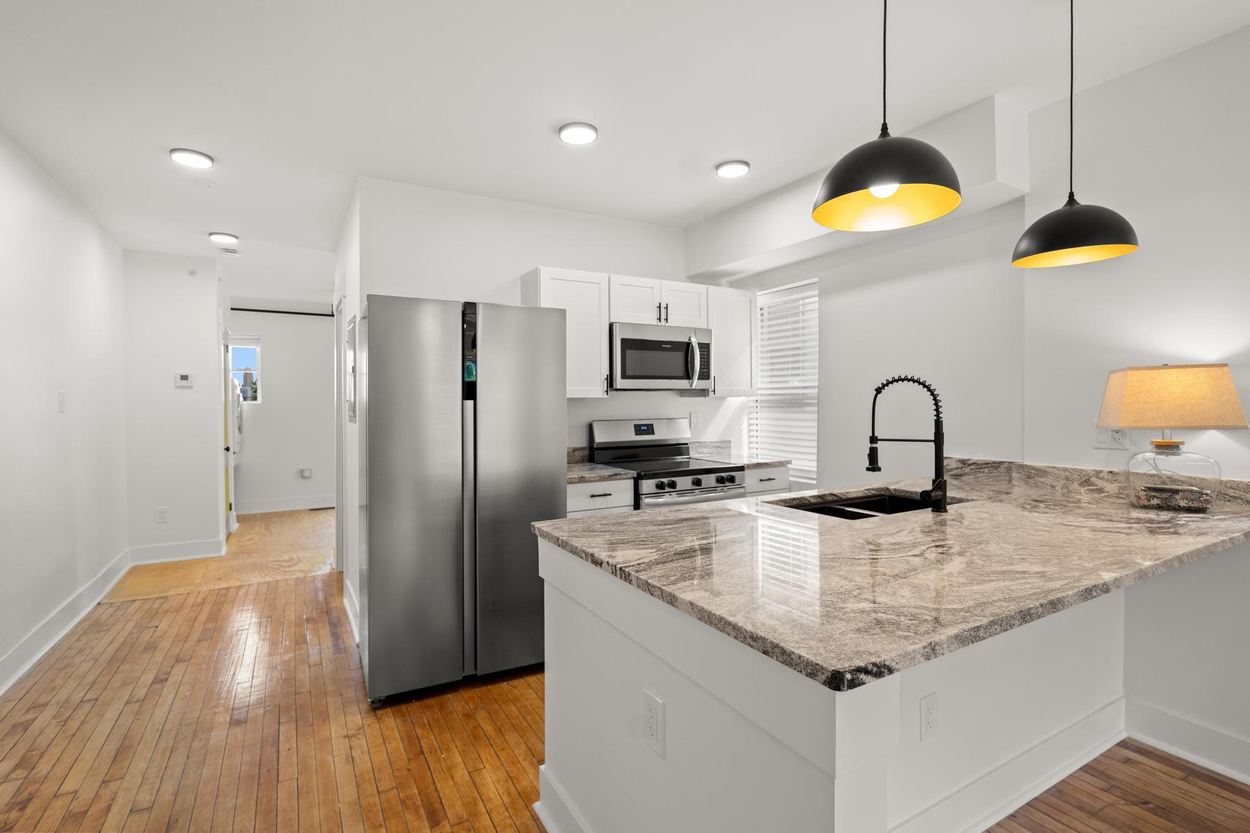 217 W 13th St