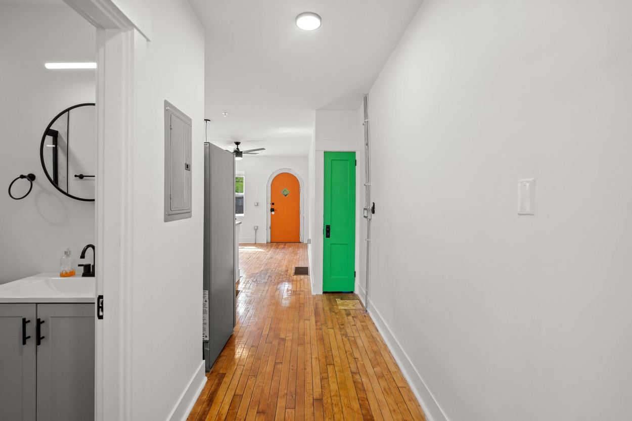 217 W 13th St