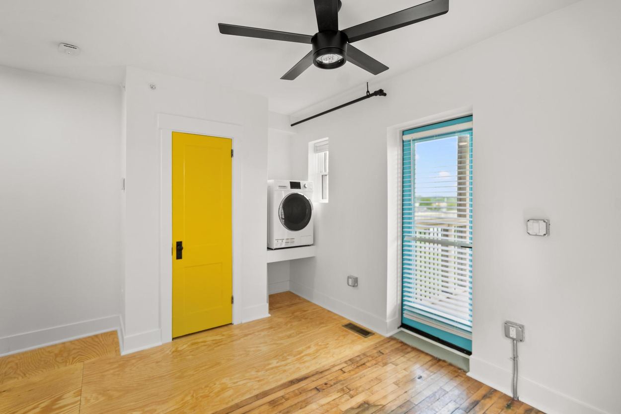 217 W 13th St