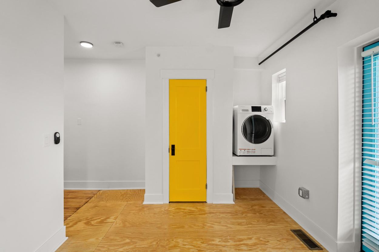 217 W 13th St